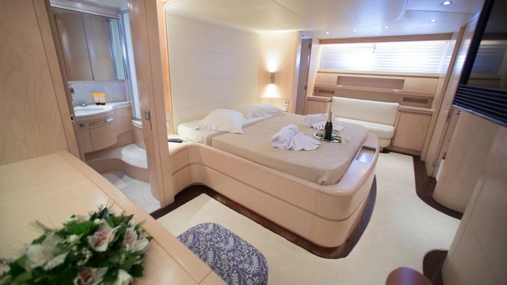 Luxury motor yacht Princess L's double cabin picture 1