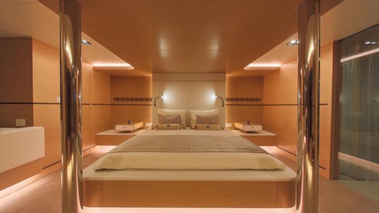 Guest cabin on the luxury sailing yacht Omnia image 1