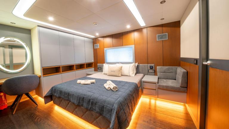 Guest cabin of luxury yacht North Wind image 7