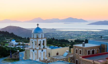 Dodekanes Insel Leros mit Blick über die Ägäis bei Sonnenuntergang