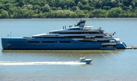 Aviva Yacht 98m – moderne Luxus-Superyacht mit Hybridantrieb auf See.