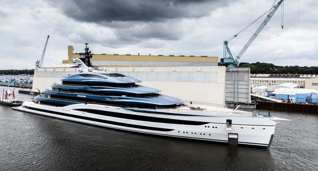 Lürssen-Yacht Deep Blue gleitet 2025 als 134-Meter-Luxusliner vom Dock