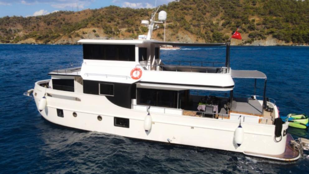 Motor yacht Nayk cruises in the Mediterranean Sea