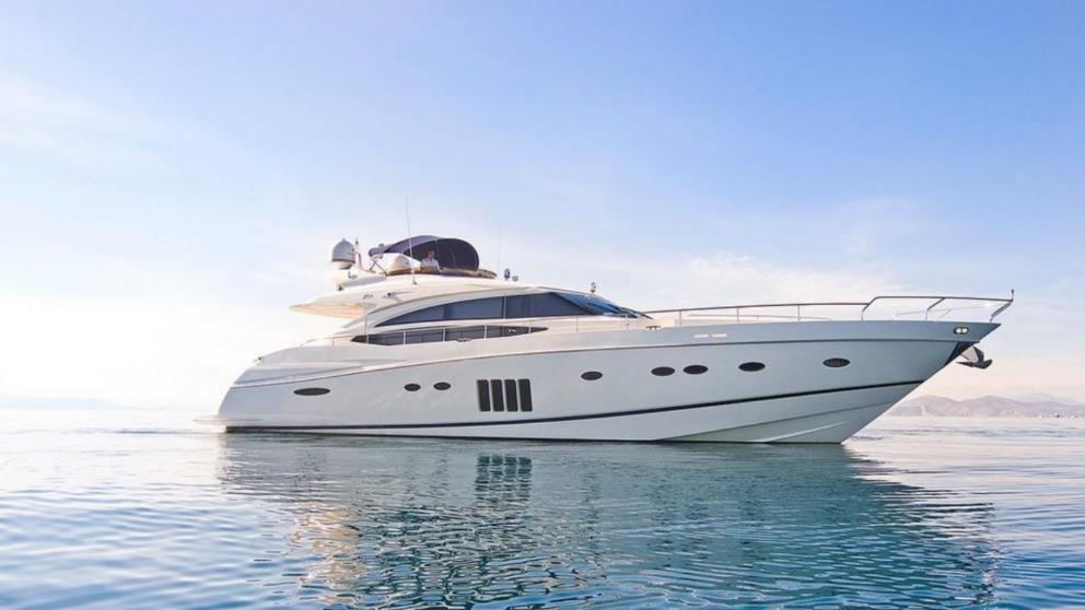 Motor yacht rental in Turkey Via