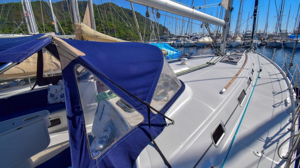 A close-up detailed view of the bow of the sailing yacht Filyos