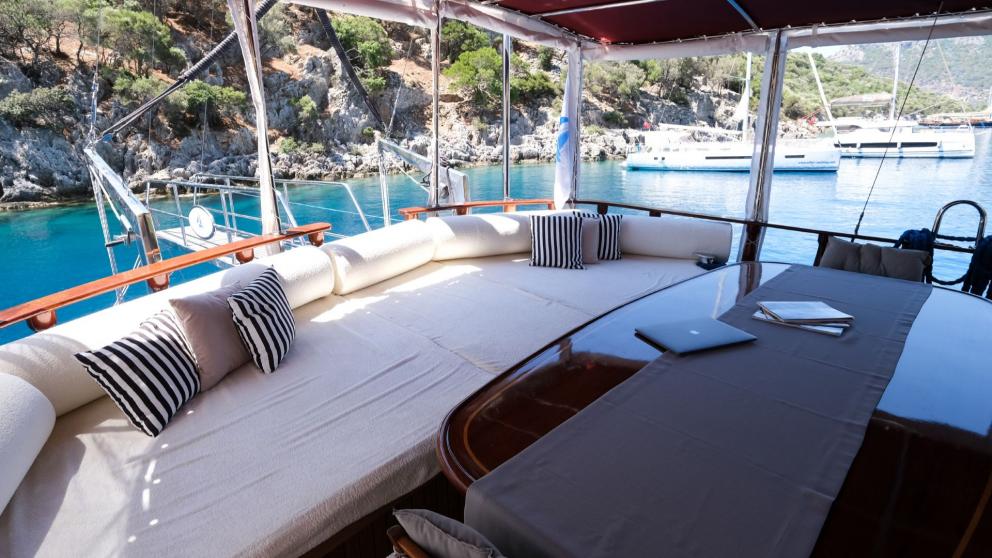 Gemütliche Lounge an Bord der Gulet Pronto Blue