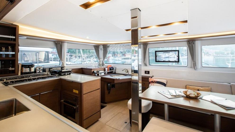 Catamaran Umi's spacious and luxurious lounge