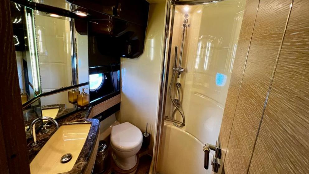 Luxury guest bathroom of motor yacht D&G picture 1