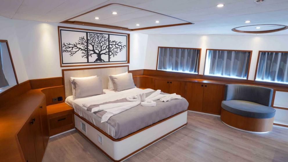 Double guest cabin of motor yacht Çınar Yıldızı image 2