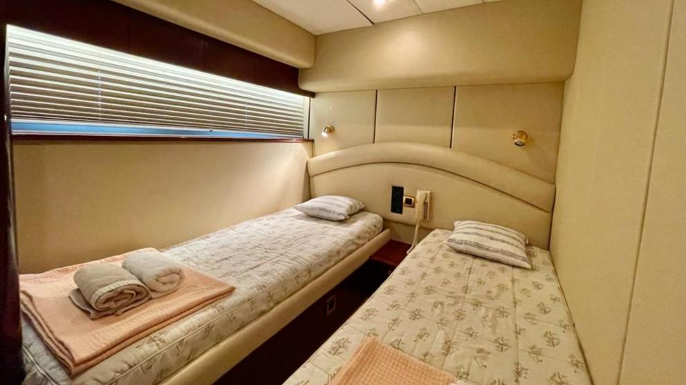 Guest cabin for two on the motor yacht Carmen picture 3