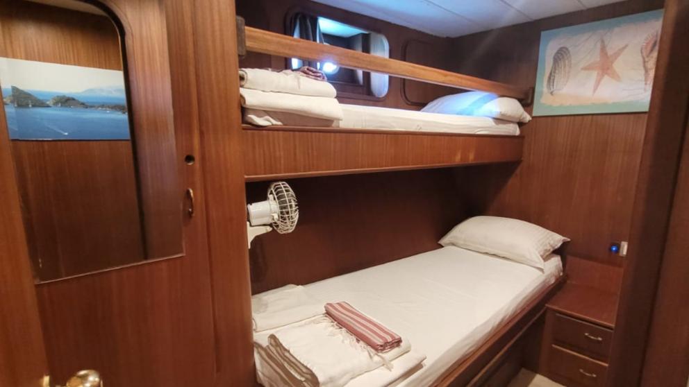 Guest cabin of motor yacht Maitresse image 4