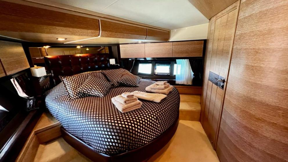 Double guest cabin of motor yacht D&G picture 7