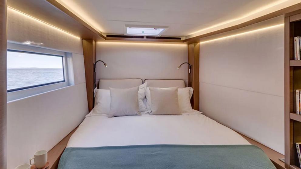 The cozy guest cabin of the catamaran Swice