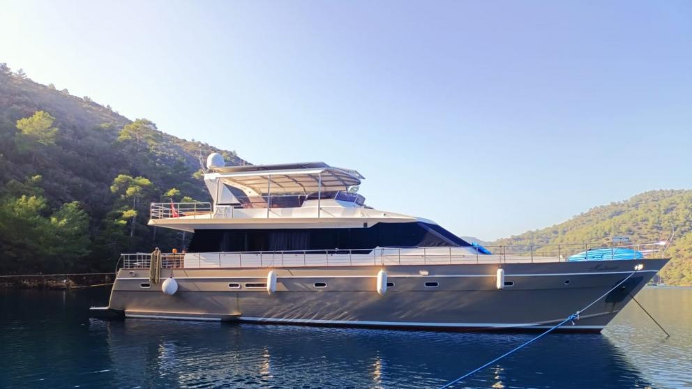 Exterior view of the motor yacht Maitresse image 2