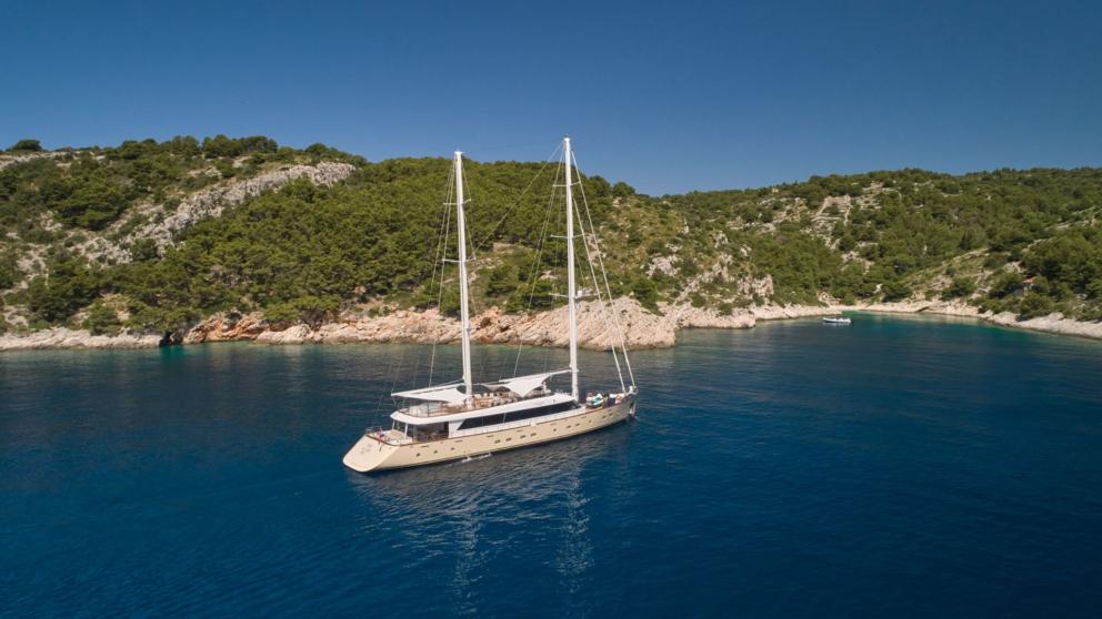 Exterior view of the luxury sailing yacht MarAllure image 4