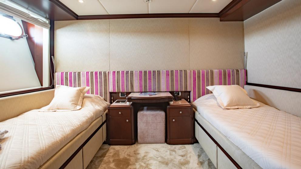 Enjoy your stay in the comfortable twin cabin of Akira One.