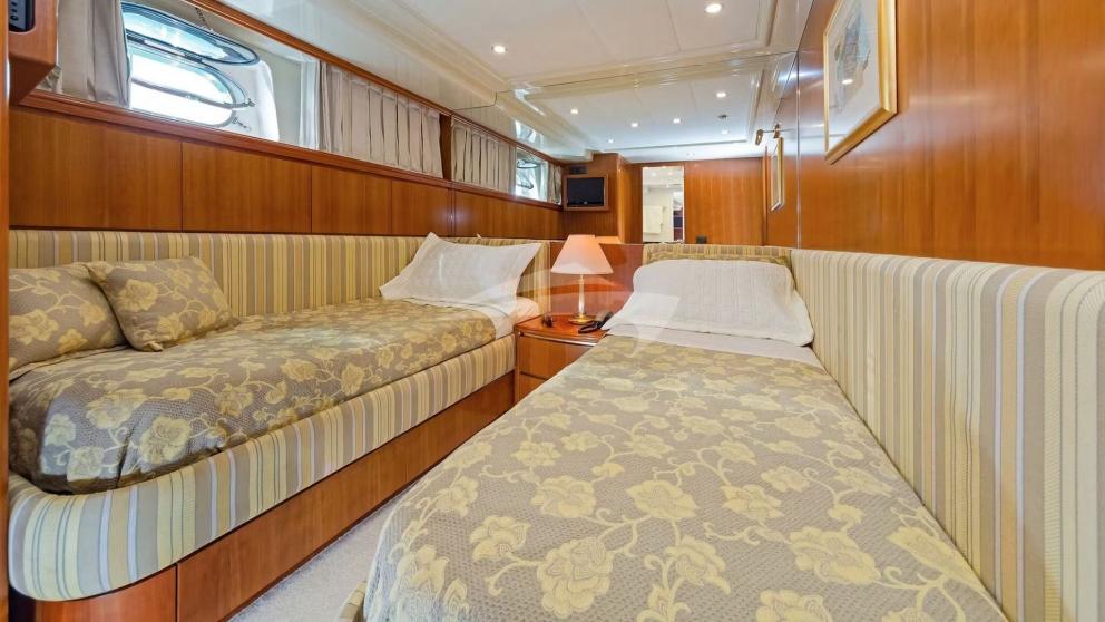Guest cabin for two on motor yacht Illya F picture 4