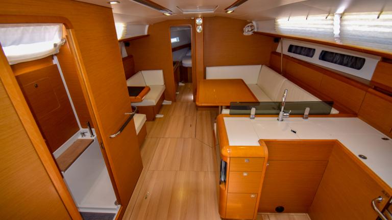 Full view of the company's cabins combined with an equipped kitchen