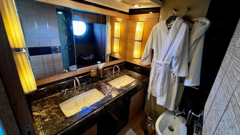 Luxury guest bathroom of motor yacht D&G picture 4
