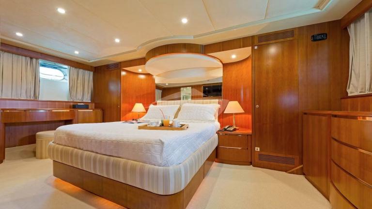 Guest cabin for two on motor yacht Illya F picture 1