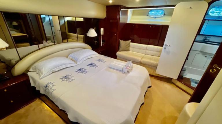 Guest cabin for two on the motor yacht Carmen picture 1