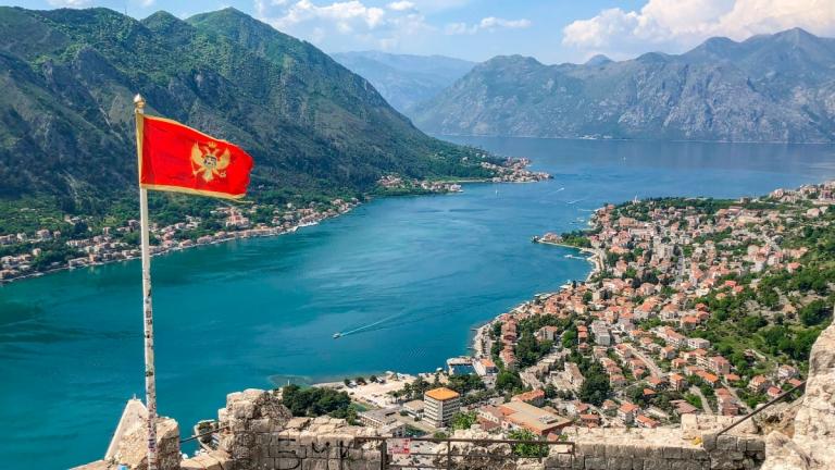 Montenegro hat viele schöne Ziele für einen Yachturlaub.