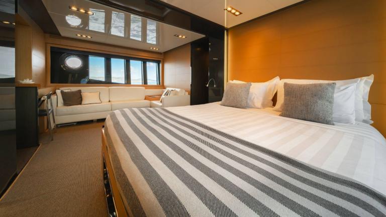 Motoryacht Whatever's luxurious two-person master cabin