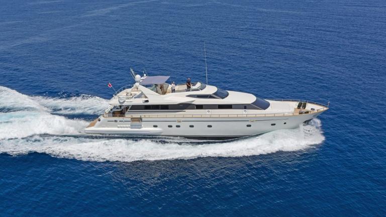 The Illya F motoryacht cruises swiftly through the Aegean waters. A perfect choice for luxury motor yacht charter in Gre