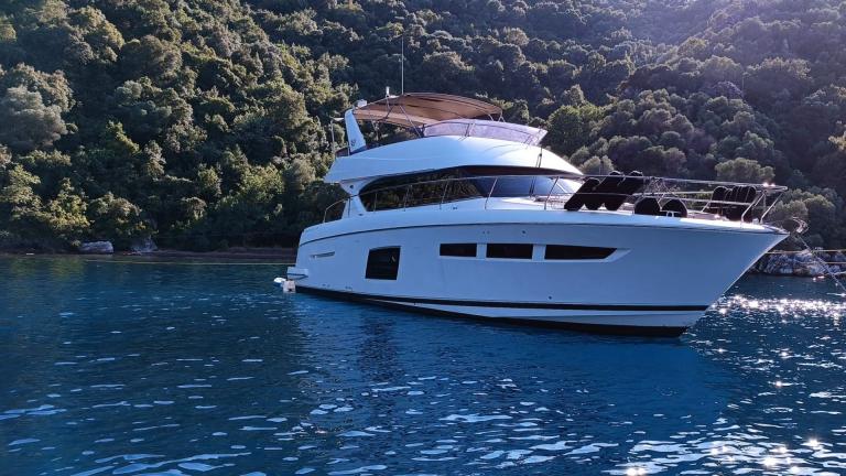 Exterior view of motor yacht My Way image 1