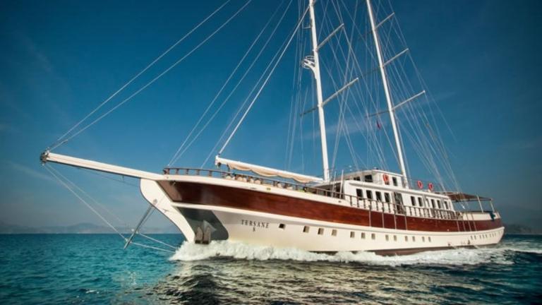 Experience luxury on the Gulet Tersane 8 in Fethiye – an unforgettable sailing adventure awaits!