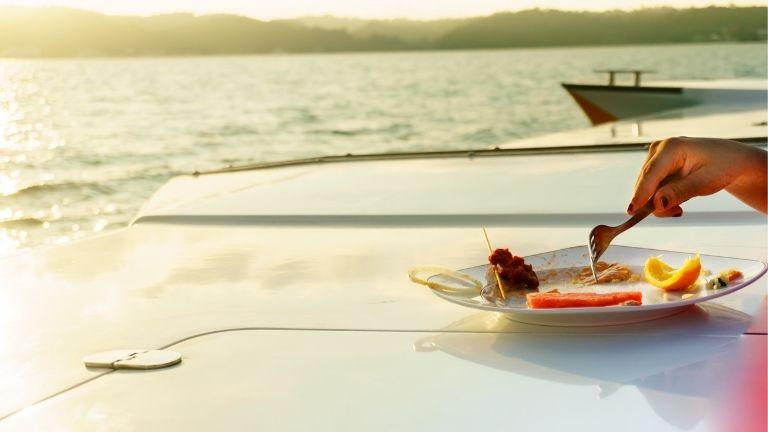 The Boat Club: Breakfast Organization on Boat