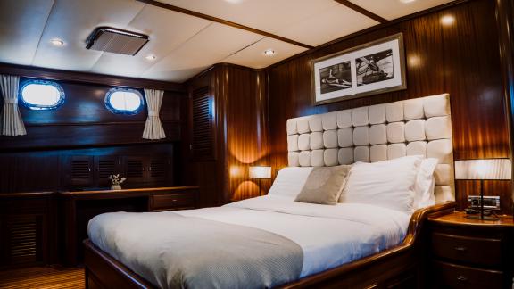 Luxurious master cabin of Gulet Capricorn 1 with high-quality interior.