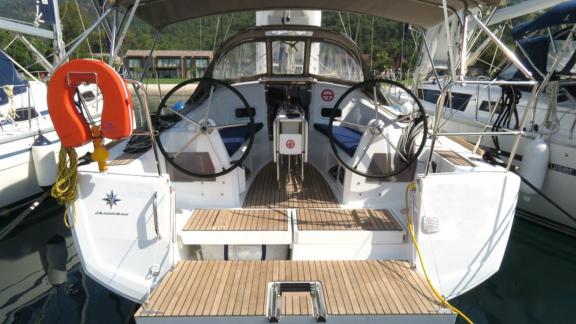 The spacious aft cockpit of Sarita is equipped with dual helms and comfortable seating areas.