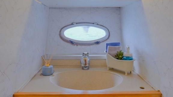 The sink on motor yacht Ada Kuzey is modern and functional.