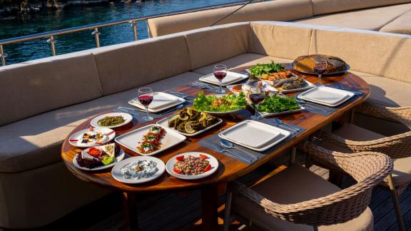 The dining area of ​​the luxury gulet Admiral