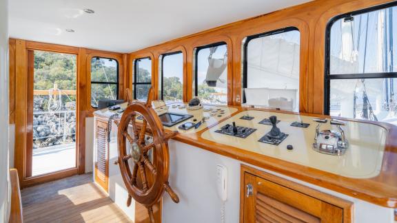 Spacious bridge of the luxury gulet Admiral