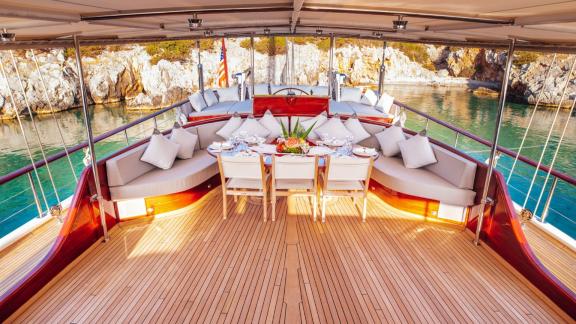 Aft deck area of luxury gulet Hic Salta image 1