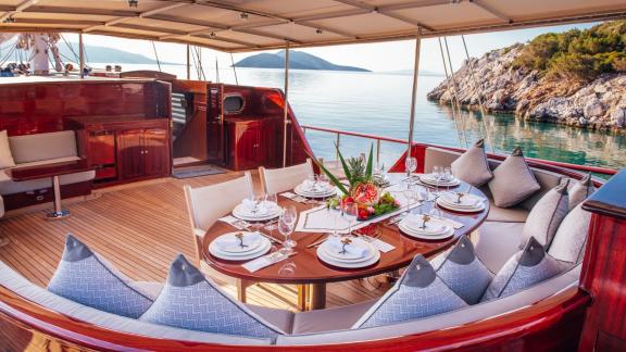 Aft deck area of luxury gulet Hic Salta image 2