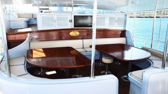 Eleganter Deckberreich eines 11 Kabinen Gulet Aegean Clipper in Bodrum.