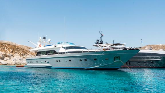 Shiva is ideal for daily motor yacht charters and luxury bay cruises in Mykonos.