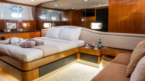 Shiva features a luxury master cabin for weekly motor yacht charters and comfortable yacht holidays in Mykonos.
