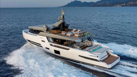 Lady Luck Arcadia Sherpa 80XL offers spacious decks and elegant cruising on the Med.