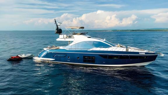 Ab Split stilvoll die Adria genießen mit der luxuriösen Motoryacht Mudita zur Miete.