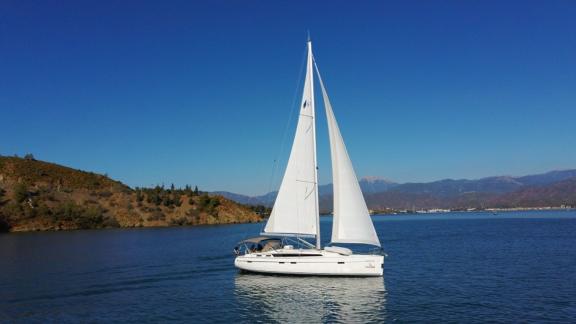 The Seawalker sailing yacht is ideal for a bareboat sailing holiday in Fethiye.