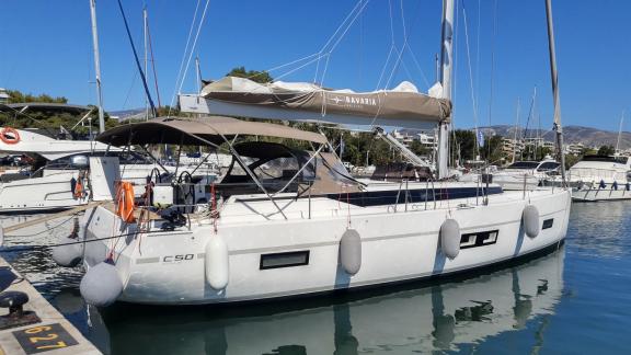 The Hainan yacht is ready for bareboat charter in Greece.