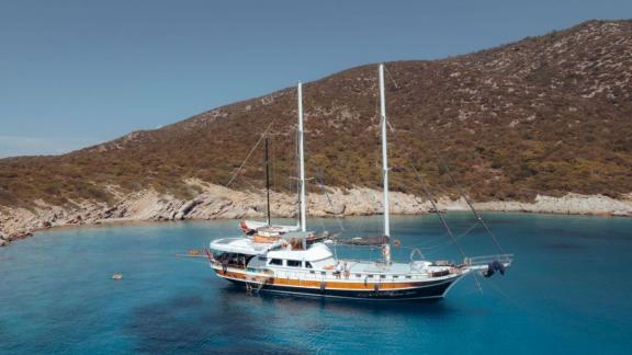 Chartern Sie die elegante Gulet Bodrum Queen in Bodrum, Türkei, für unvergessliche Segelabenteuer. Luxuriös und komforta