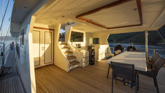 Spacious and comfortable saloon area of the Gulet Buse with 5 cabins.