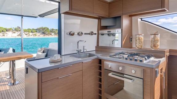 Luxury cuisine on board the catamaran Alchera