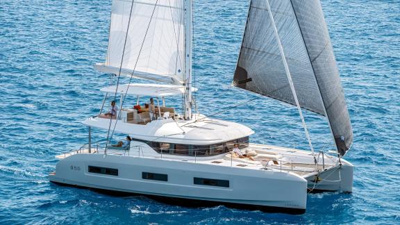 Explore the Greek coast with Lagoon 55 Azul - Comfort and style for 8 passengers.