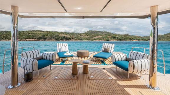 Lagoon Eighty2 Imladris offers elegant comfort in a serene, sea-level lounge area near Athens.